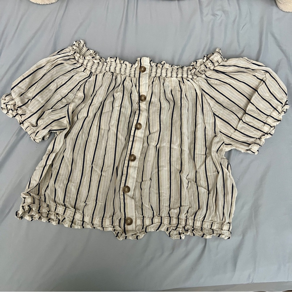 H&M Black Flutter Sleeve Smocked Crop Blouse